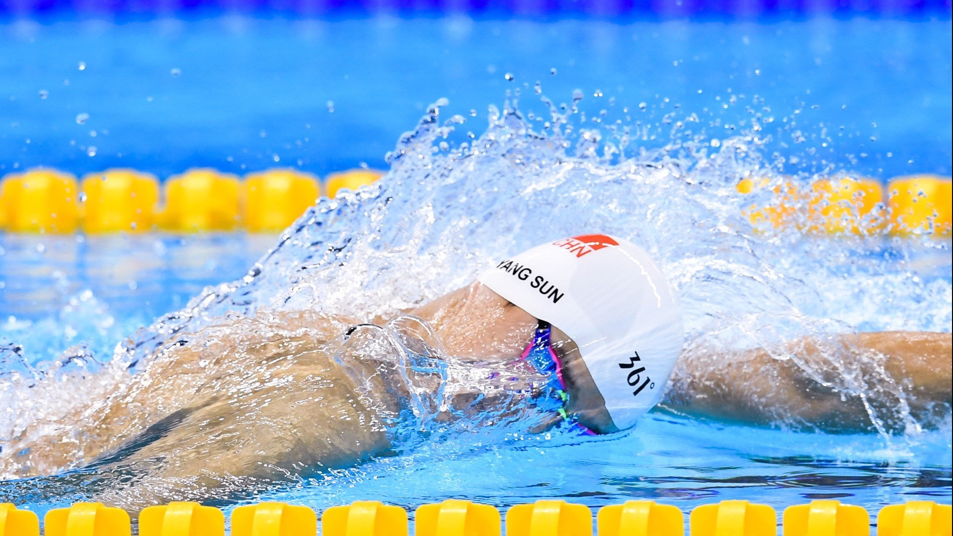 《精彩的战术布局:专家拆解经典比赛》